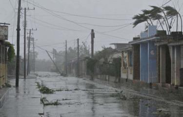 el paso del huracan rafael dejo cuba en tinieblas focus 0 0 375 240