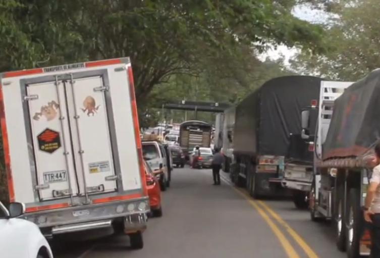 Transportadores de Santander anuncian bloqueos a partir del 6 de enero por incumplimiento de acuerdos con el Gobierno ¿Otro paro camionero? 1 afectaciones en la movilidad en santander por el paro campesino