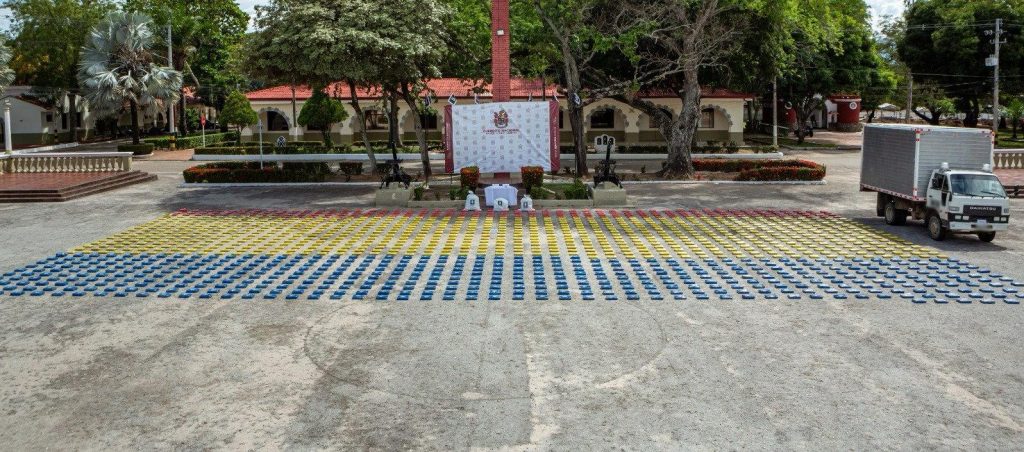 Incautan cerca de dos toneladas de marihuana en el sur del país que pretendían sacar al Perú y Brasil 1 Gpyd58SWUAAYj9P 0