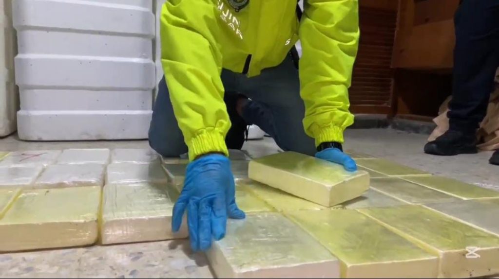 Golpe al crimen organizado en Barranquilla: Policía incauta arsenal y 208 kilos de cocaína del Clan del Golfo 1 00a64ab8 a6bd 45a8 93c6 9b81fbffc27c