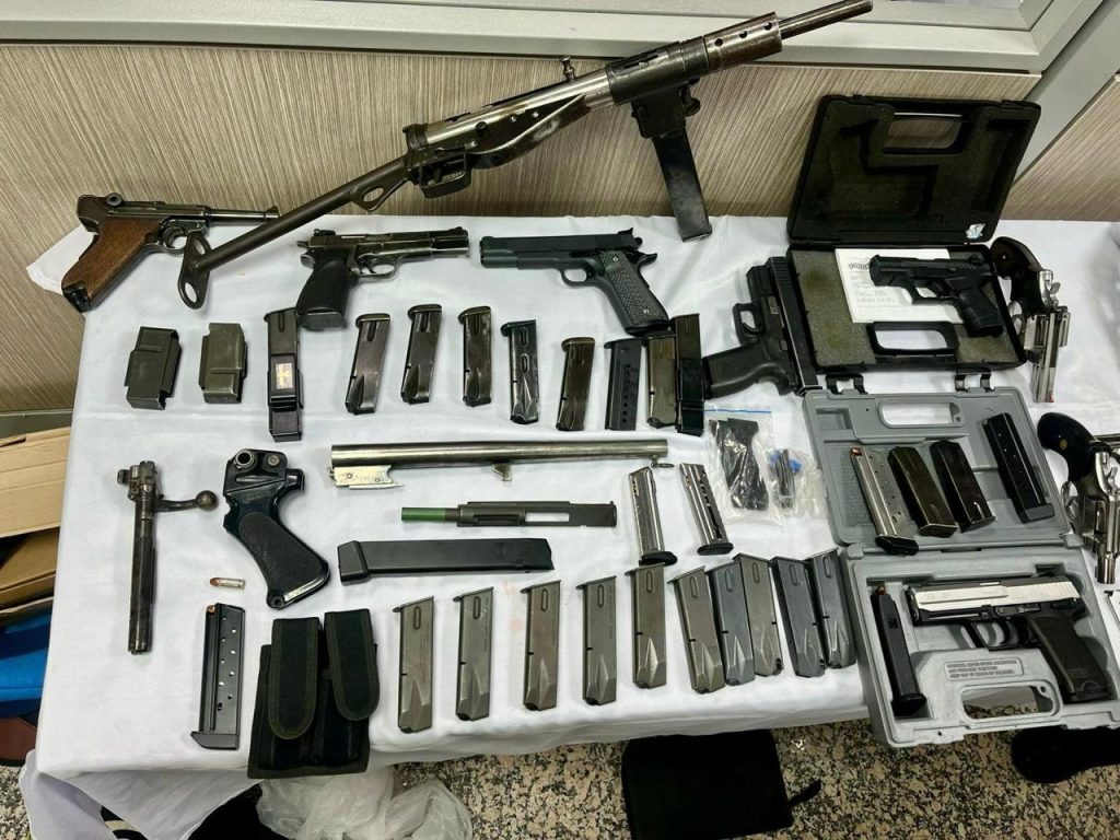 Ejército captura a 13 disidentes de las FARC en Bogotá con arsenal y dinero en efectivo 2 0b1f55ae 738c 4d1e b986 177b068677b8