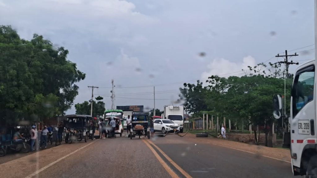 Bloqueada la Vía Oriental en Puerto Giraldo por mal estado de las vías internas 1 1b860910 c9d7 438f 8900 9cb866dc3f20