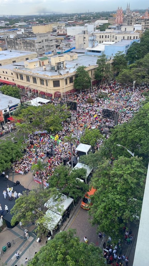 Multitudinaria asistencia al Cabildo Abierto en Barranquilla: se espera intervención del presidente Petro 4 500228826 1234558524705619 3786681638409092568 n