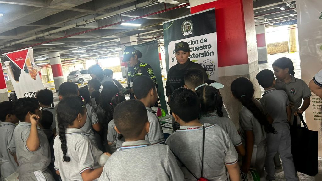 GAULA Barranquilla lidera jornada de prevención contra el secuestro y la extorsión durante Reciclatón en el C.C. Único 3 711a401e 8688 4607 8c0e a3a746d1d899