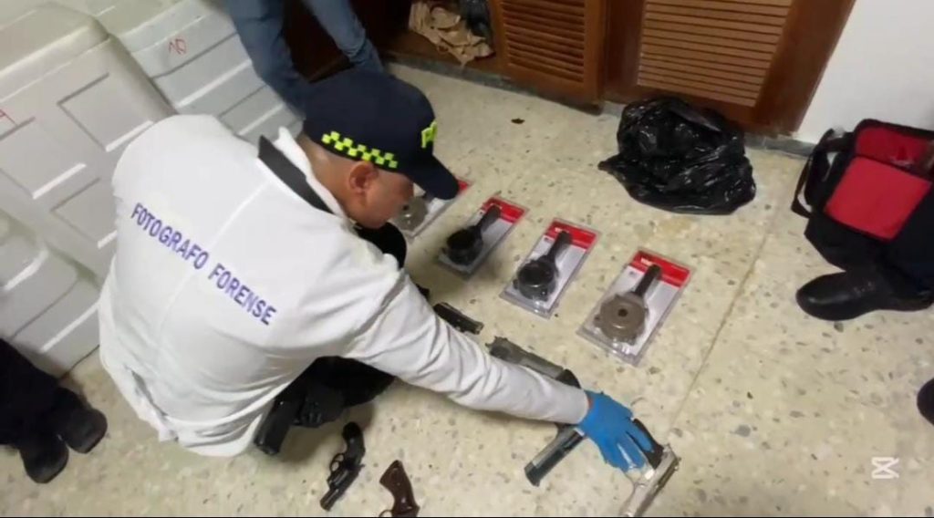 Golpe al crimen organizado en Barranquilla: Policía incauta arsenal y 208 kilos de cocaína del Clan del Golfo 3 82678488 e998 46c8 a175 5677e4329b4b