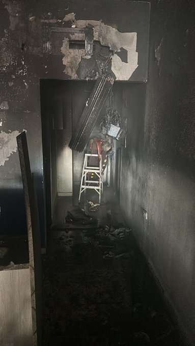 ¡Escalofriante! Hombre prende fuego a sede de Cajacopi en Maicao tras denuncia de negligencia médica 5 GsHwRNJWsAAdYWk
