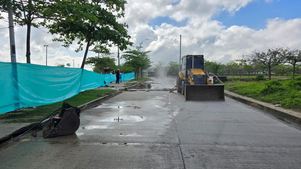 Distrito inicia intervención en accesos al puente sobre el arroyo León en Caribe Verde 1 Puente Caribe Verde 3