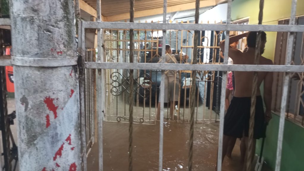 Habitantes del barrio Primero de Mayo en Soledad, Atlántico, afectados por fuertes lluvias 3 e6b48108 3a86 4757 8e7d bc1a17bc9e36