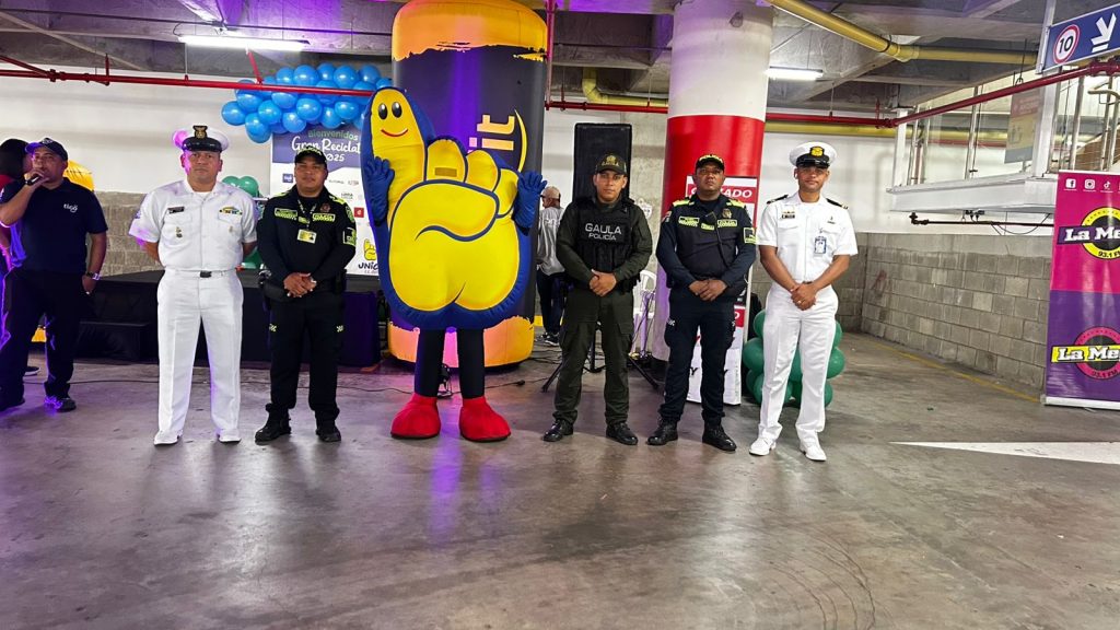 GAULA Barranquilla lidera jornada de prevención contra el secuestro y la extorsión durante Reciclatón en el C.C. Único 2 fd889e2d f734 483d bcf3 697811cb85e8