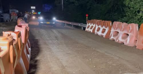 Habilitan un carril en la vía al mar en el sector El Sombrero Vueltiao 6 16167916324882487659 1