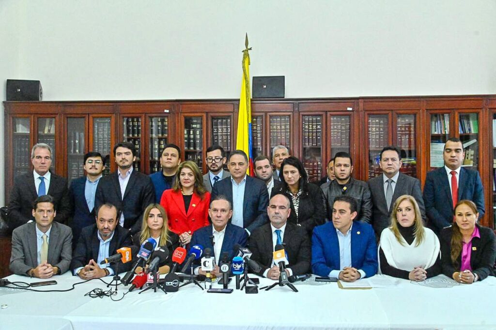 Nueve partidos políticos se declaran en sesión permanente en el Senado de la República 1 20250609 210028 1024x682 1