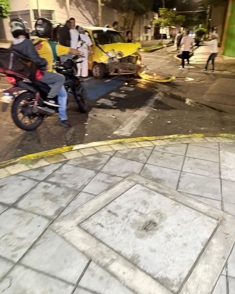 Accidente entre taxi y camioneta deja varios lesionados en el sur de la ciudad 2 493008543 1190952463071561 4940452962313253215 n
