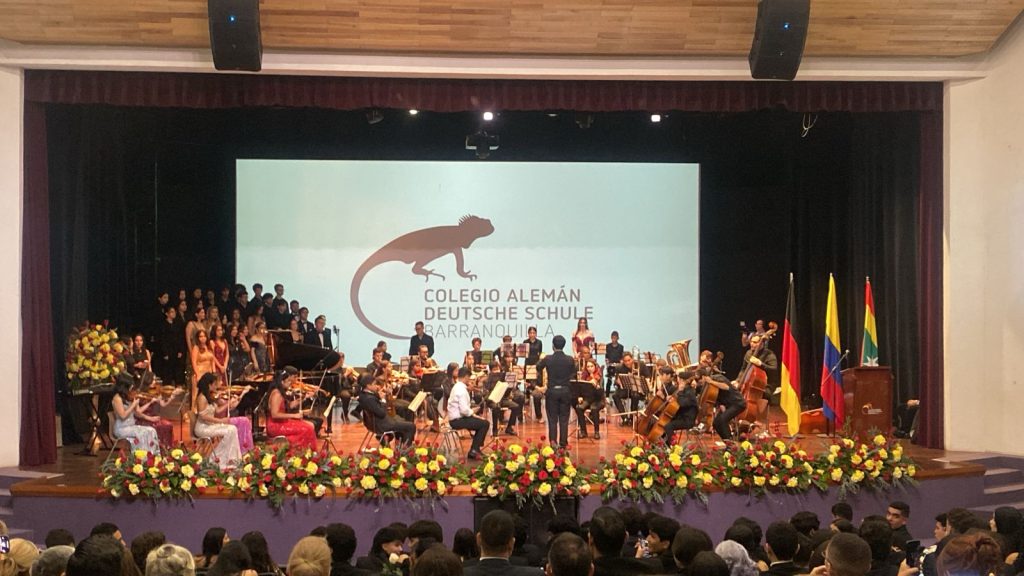 Graduación con tufillo amargo: el "peo atómico" que hizo estallar al Colegio Alemán 2 Colegio Aleman 2