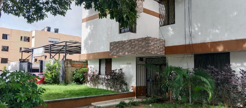 Vecinos del norte de Barranquilla viven en miedo por un residente violento que amenaza con armas 1 Edificio 0