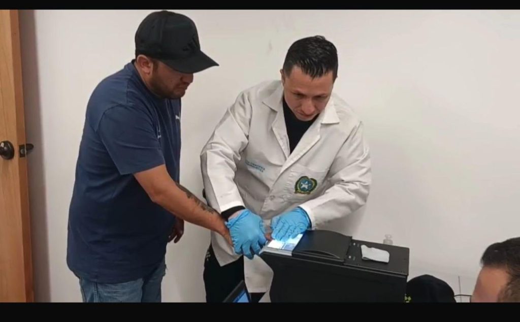 Capturan a William González, cuarto implicado en atentado contra Miguel Uribe 1 Gt4gnGiXcAEeOaf