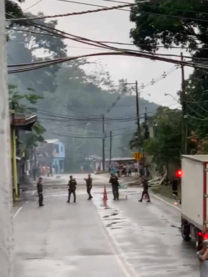 Ataque con explosivos a subestación de Policía en Puerto Valdivia, Antioquia 1 GtZ4qgBXMAAwR5p 1