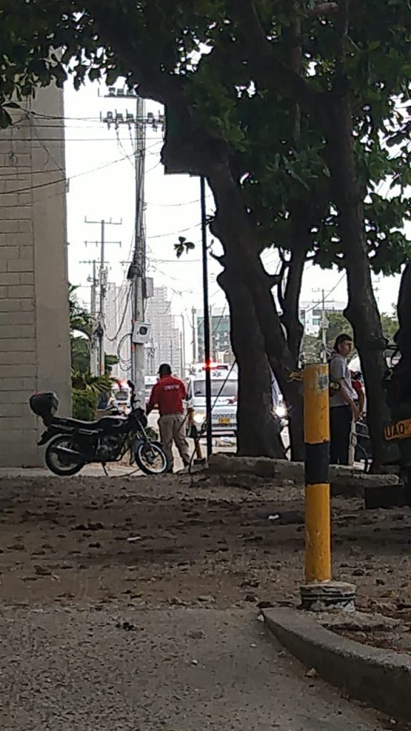 Derrame de aceite en la Vía 40 con calle 70 provoca caída masiva de motociclistas 2 3ea9fd4c b1f9 4c6b a114 3a0067f0a8ef