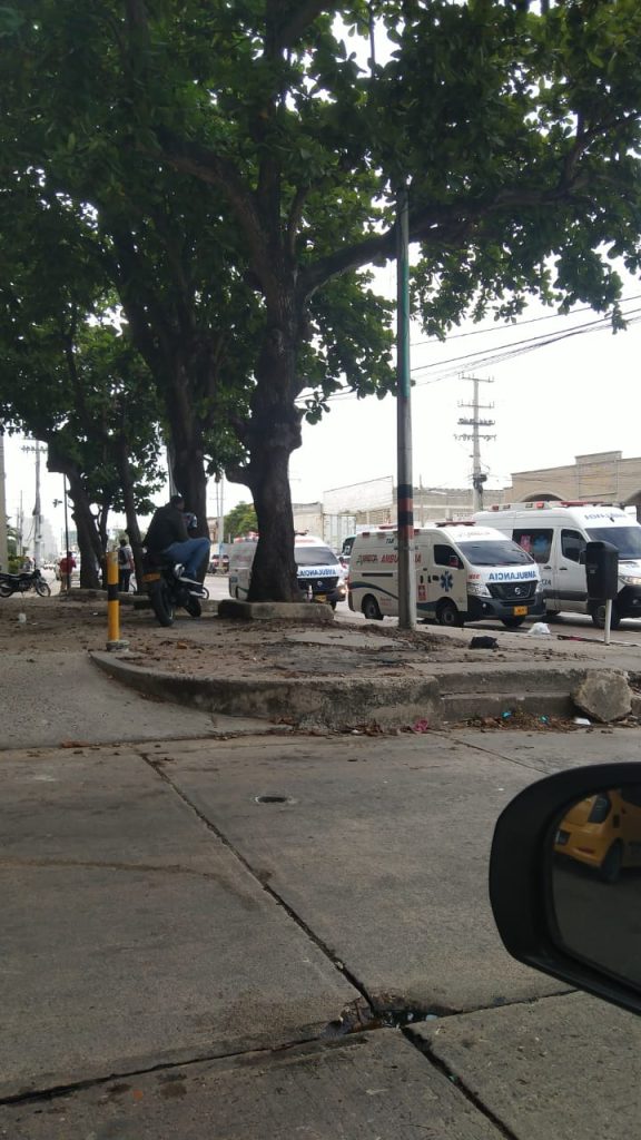 Derrame de aceite en la Vía 40 con calle 70 provoca caída masiva de motociclistas 1 46b77275 85aa 4305 9487 92129259c432