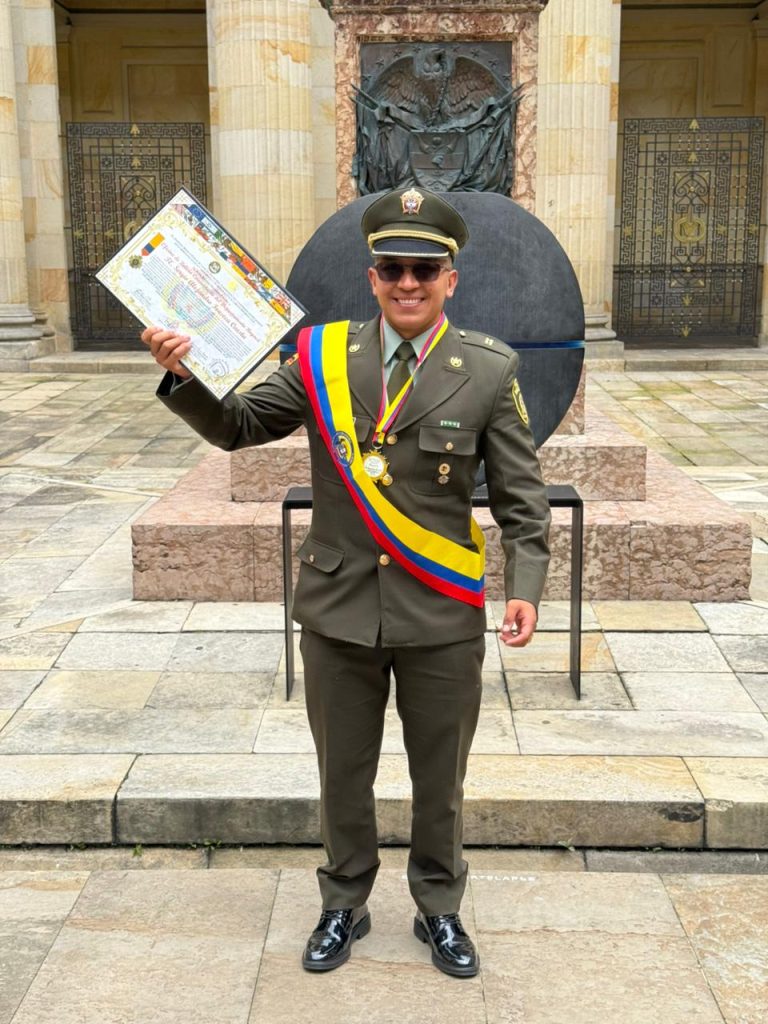 Cruz de la Solidaridad Social para un policía que convirtió el servicio en misión de vida 3 4828dff3 d3bb 4944 96f6 43209f594d8b