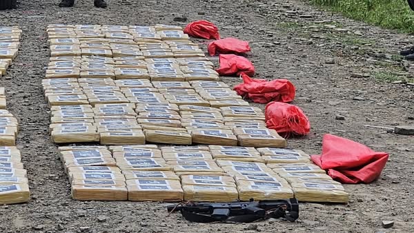 Ejército aniquila a presunto narcotraficante, hiere a otro y captura a dos; además incauta 600 tacos de cocaína 4 516721749 1156370606523168 4463888083714899490 n