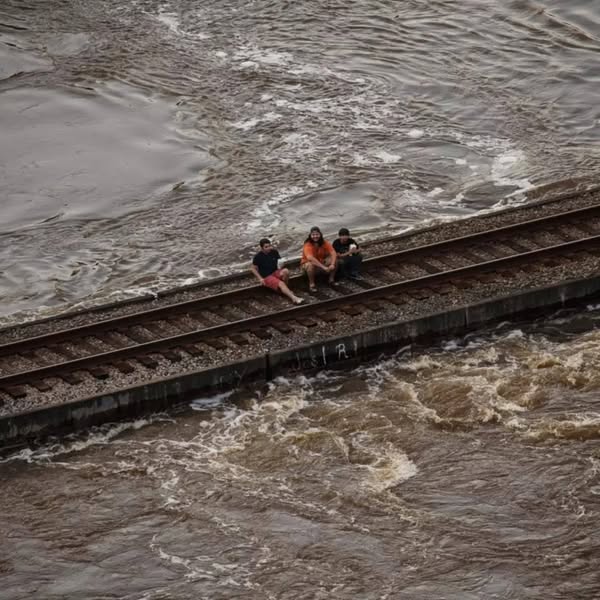 Texas bajo el agua: sube a 82 el número de fallecidos por inundaciones 5 516770073 1179813180826814 1471462821904306059 n