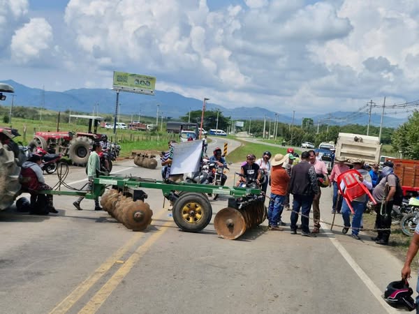 El arroz se planta en las carreteras: comienza el Paro Nacional Arrocero 4 516861203 1226470339490129 8720446573121909357 n