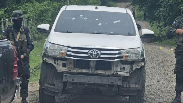 Ejército aniquila a presunto narcotraficante, hiere a otro y captura a dos; además incauta 600 tacos de cocaína 3 518079431 1156370593189836 7285868020164866633 n