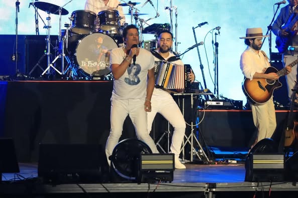 Carlos Vives emocionó a Santa Marta con una serenata inolvidable por sus 500 años 1 525725517 1136558698502063 7640568878460871432 n