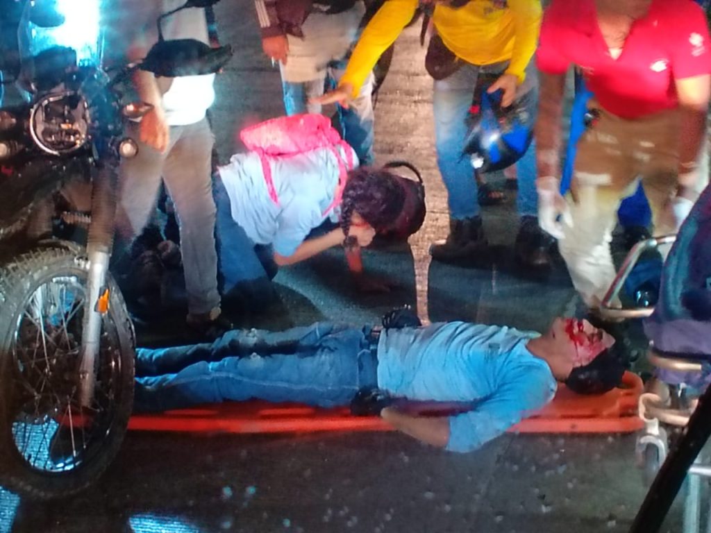 Accidente entre moto y bus en la calle 30 de Barranquilla deja dos heridos 1 8658382f 3c93 4498 868c 6bfe0a3f0877