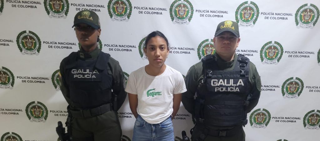 ¡Cayó la sombra digital de ‘Los Costeños’! Capturan a alias ‘Sharon’, la mujer que aterrorizaba a comerciantes en Atlántico 1 Cap 1