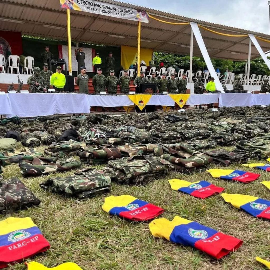 84 disidentes se entregan y 20 menores son rescatados durante operativo del Ejército 2 FB IMG 1752463725851