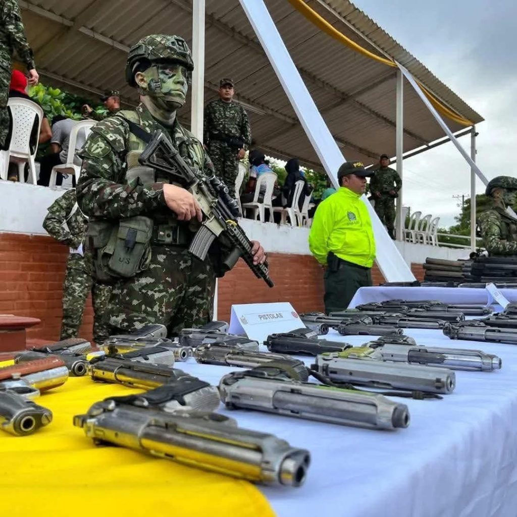 84 disidentes se entregan y 20 menores son rescatados durante operativo del Ejército 4 FB IMG 1752463728064