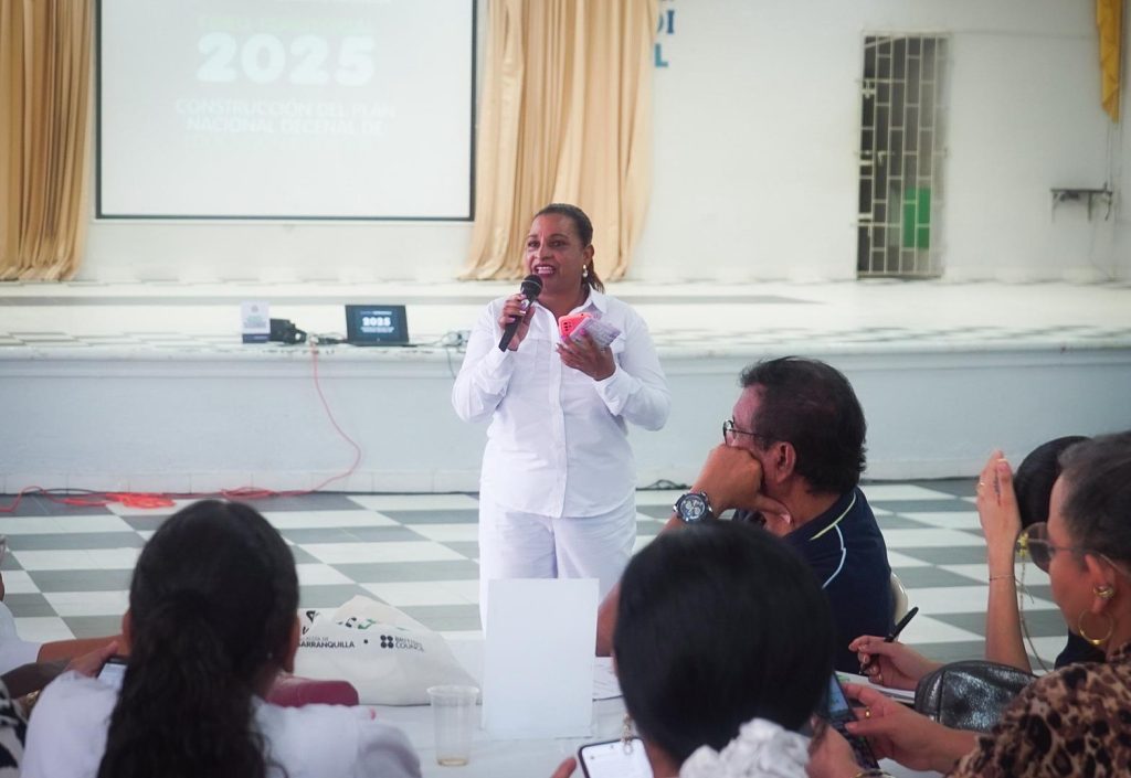 Barranquilla construye de manera colectiva el futuro de la educación en Colombia 2 Foro Plan Decenal Educacion 3