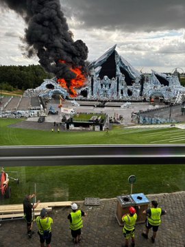 Incendio arrasa con el escenario principal de Tomorrowland a dos días del inicio del festival 1 Gv GbiXsAA3oSI