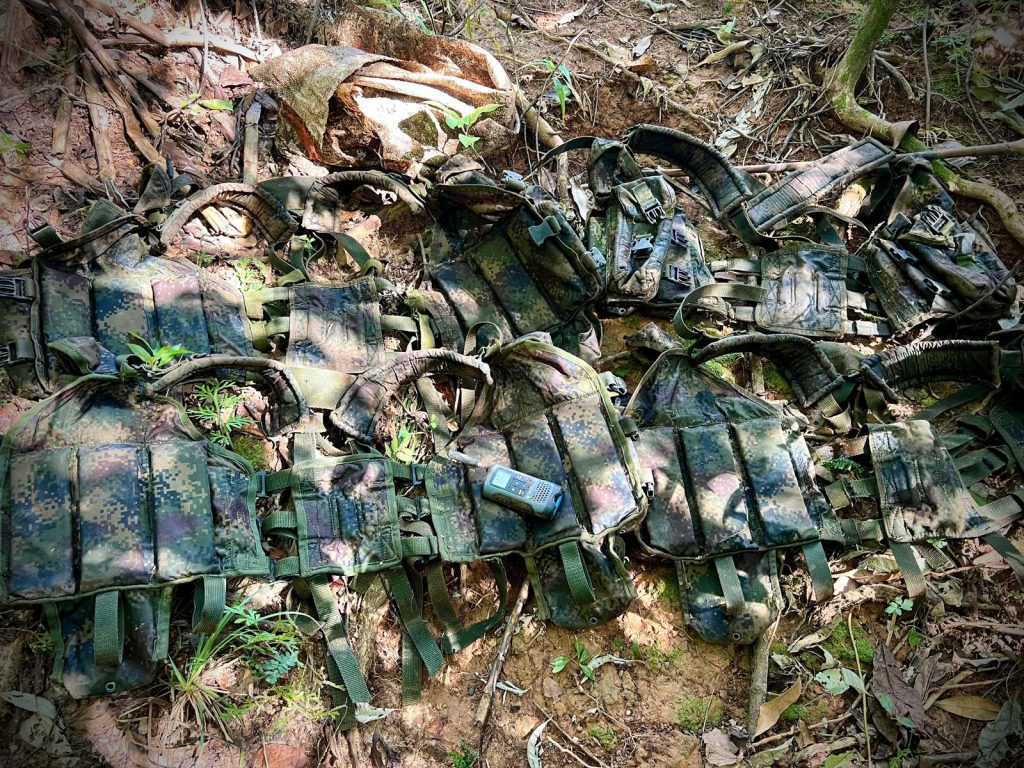 Ejército halla depósitos ilegales con explosivos y equipos de guerra en Puerto Lleras, Meta 1 Gvfoe7QXsAAad31