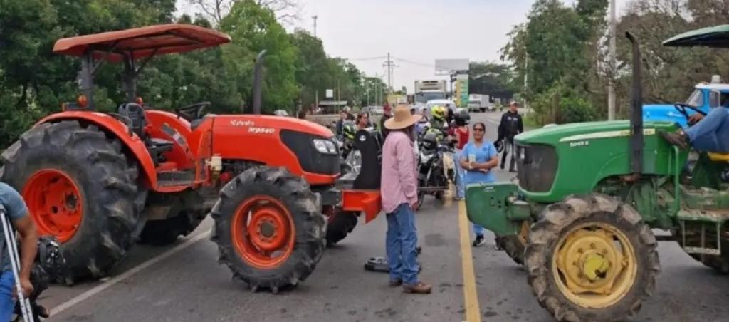El arroz se planta en las carreteras: comienza el Paro Nacional Arrocero 8 Paro arroceros 0