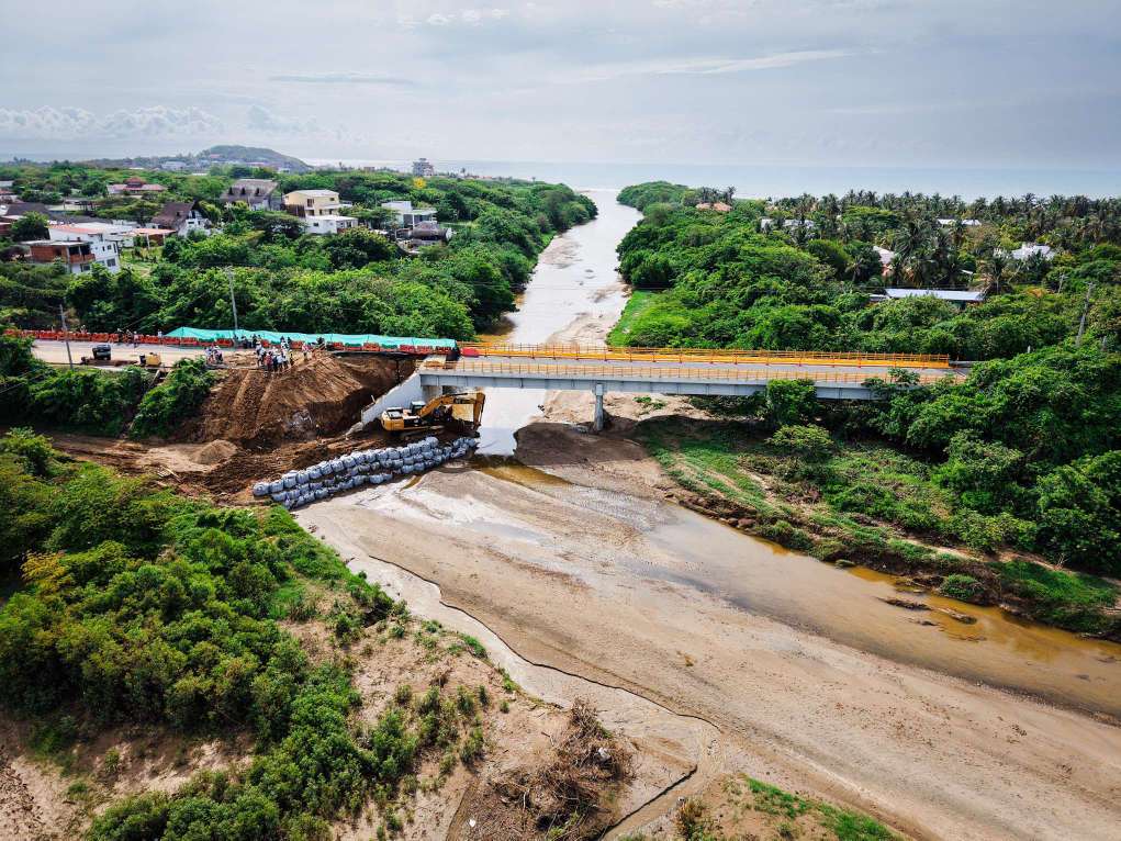 ¡Al mar por autopista y con dotación! Gobernación del Atlántico acelera obras y refuerza turismo en Puerto Colombia 2 RutaCosteraAni1Junio1