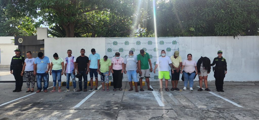 Desmantelan banda dedicada a la producción y distribución de licor adulterado en el Atlántico 1 WhatsApp Image 2025 07 16 at 5.51.34 AM 1