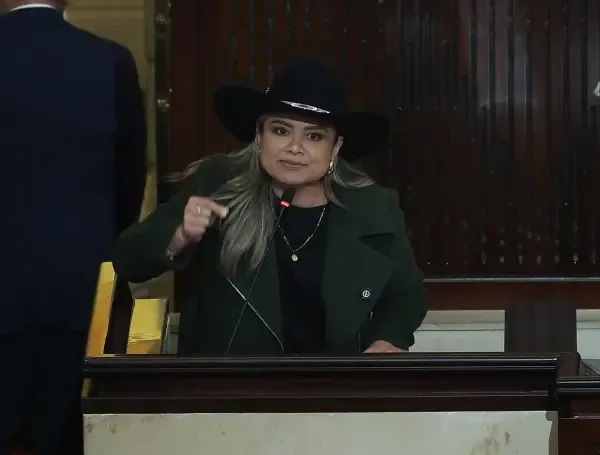 Lina Garrido enciende el Congreso: “Aquí huele a azufre”, dice a Petro 1 intendente cali 1707