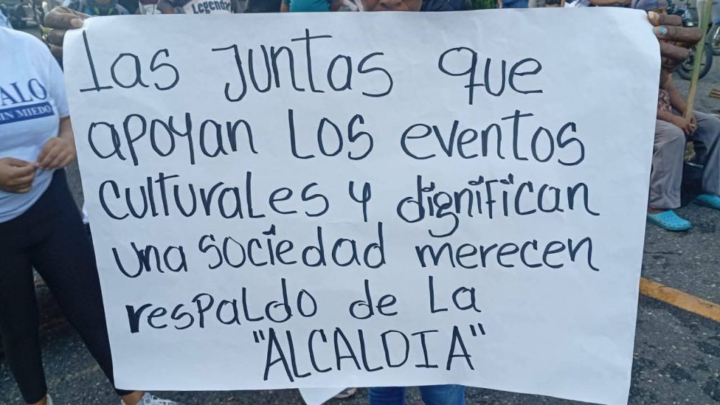 Bloquean la carretera La Cordialidad en protesta por realización de fiestas patronales en Sabanalarga 4 00de360a 96e3 4685 9dad 6880b92ae976