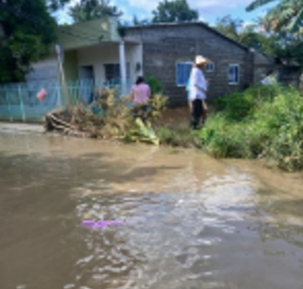 Vecinos del 11 de Noviembre en Cereté bloquean vía principal por obra mal ejecutada que desató emergencia sanitaria 1 18265451021221418100 12