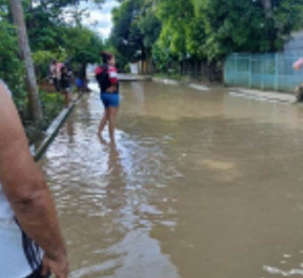 Vecinos del 11 de Noviembre en Cereté bloquean vía principal por obra mal ejecutada que desató emergencia sanitaria 2 2