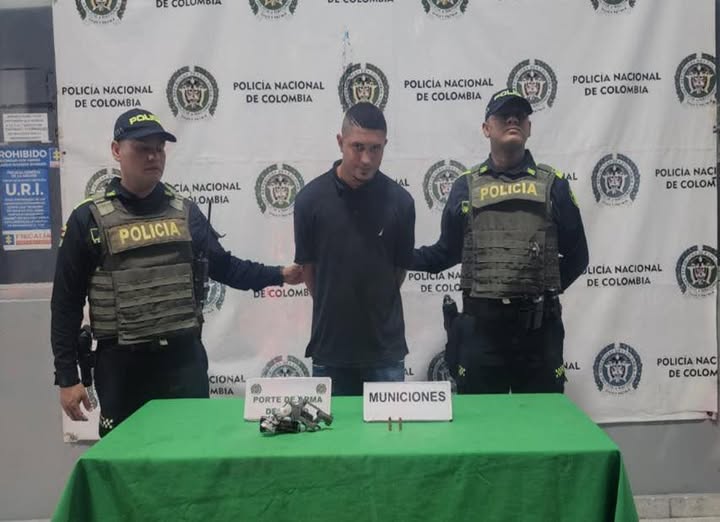 Capturan en Barranquilla a joven armado con revólver calibre 38 en el barrio El Santuario 1 515437844 1332551618871888 7019464867750402974 n