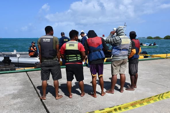 Armada de Colombia frustra pesca ilegal en aguas del Archipiélago de San Andrés: incautan langostas y capturan a cinco nicaragüenses 4 528074148 1186566310153420 7343052083219665903 n