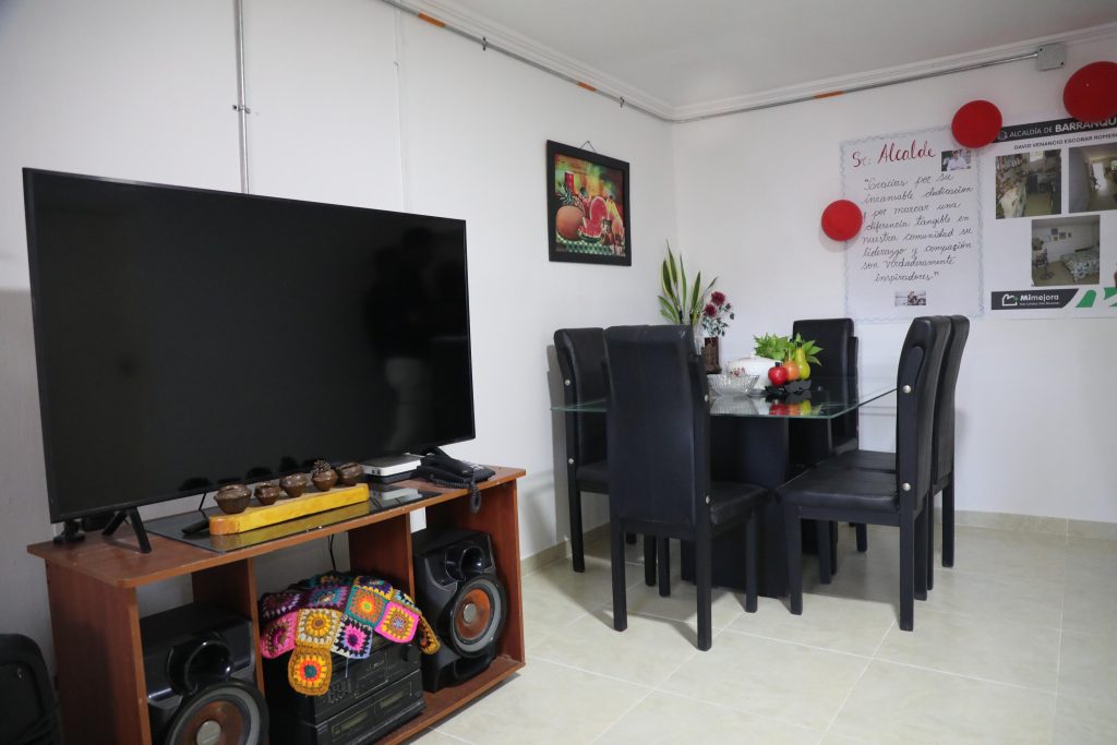 Alcalde Char entrega nuevos mejoramientos de vivienda en Villa San Pedro 3 y San Pedro Alejandrino 5 ENTREGA DE MEJORAMIENTOS DE VIVIENDA 2