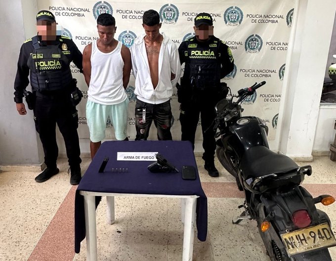 Capturan a dos hombres armados en el barrio Los Cristales 1 GxWAm OWIAAYuXQ