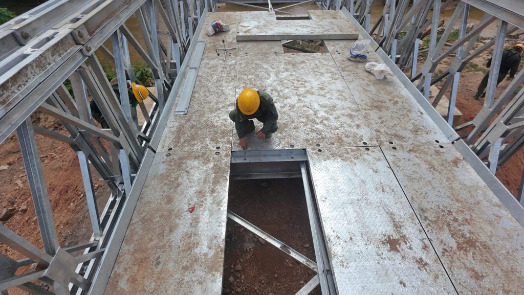 Ingenieros Militares entregan dos puentes modulares en Tierralta en tiempo récord 3 GyPSINVXAAA0DSu
