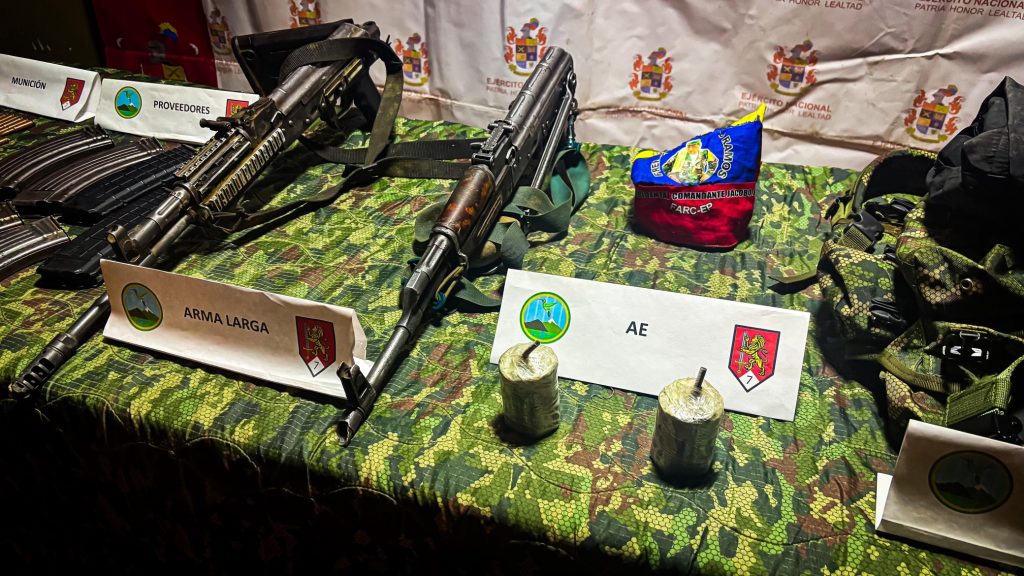 Ejército frustra retén ilegal y rescata a conductor secuestrado en el Cauca 2 Gzi7eXsW0AA3Oy2