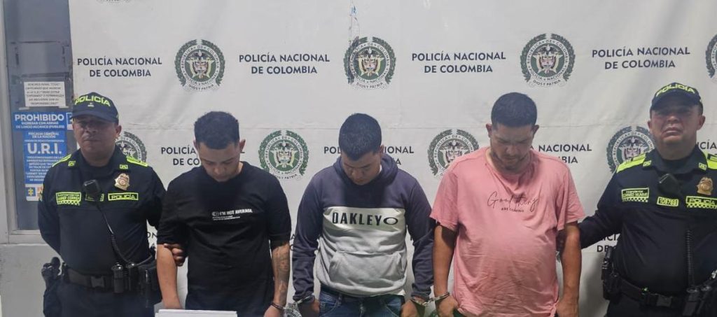Los pillaron cortando rejillas y amordazando al estilo película en El Poblado 1 Los capturados 0
