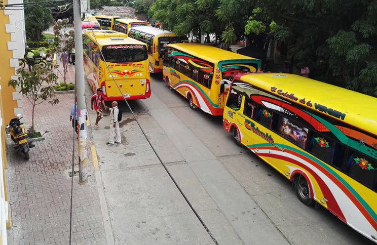 Portada amenazas contra empresas de buses en Puerto Col